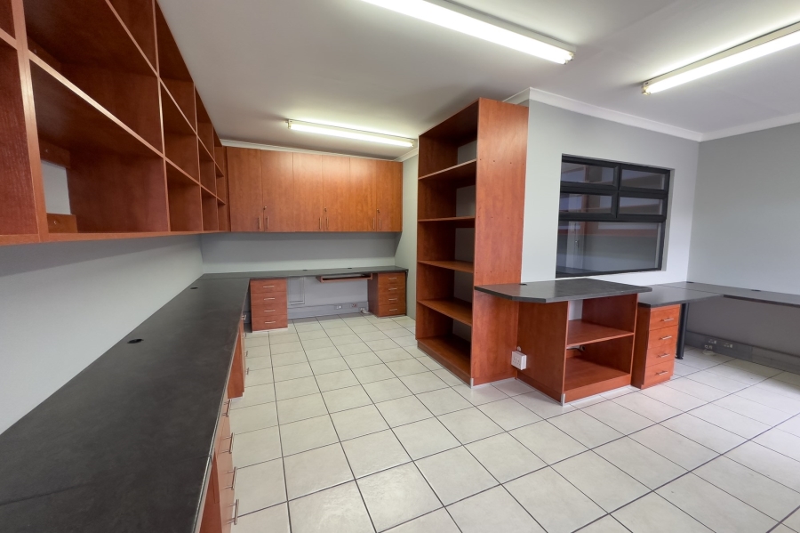 To Let commercial Property for Rent in Newton Park Eastern Cape